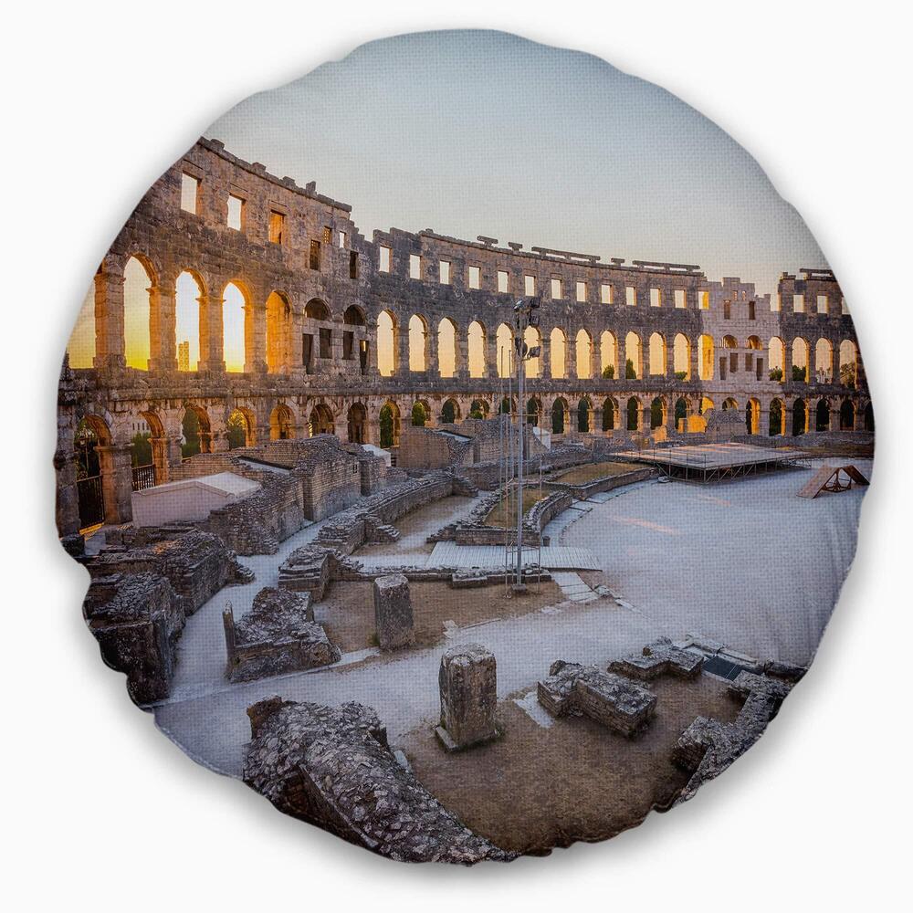7371 Designart Inside Ancient Roman Amphitheater' Landscape Throw Living